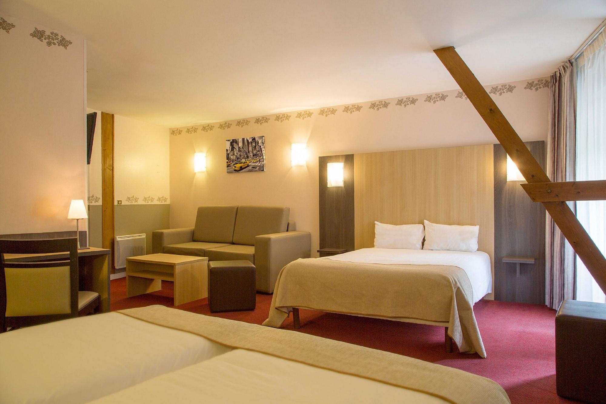 Brit Hotel Le Lion D'Or Chinon Exterior photo