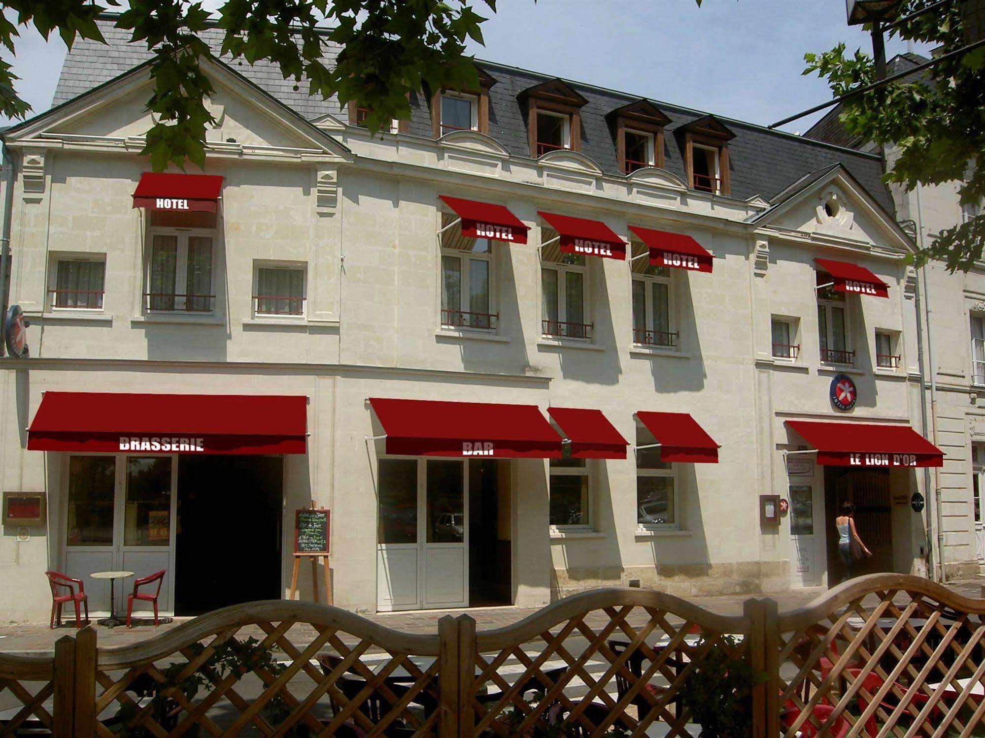 Brit Hotel Le Lion D'Or Chinon Exterior photo